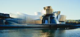 Frank Gehry: consegna puntuale e rispetto del budget